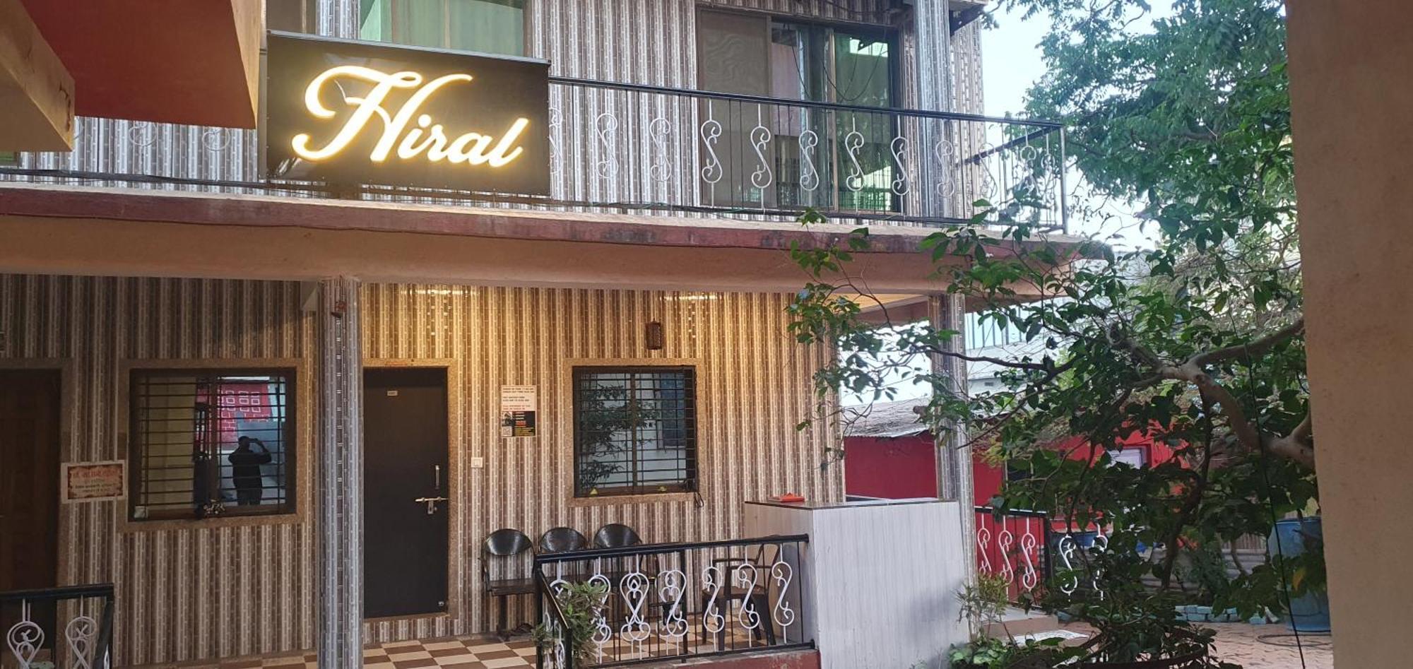 Hiral Residency Hotel Matheran Bagian luar foto